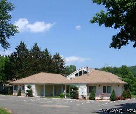 Rocky River Inn New Milford Екстер'єр фото