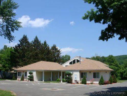 Rocky River Inn New Milford Екстер'єр фото